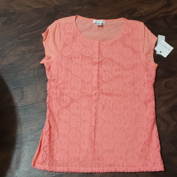 Top - Picture 2 of 2